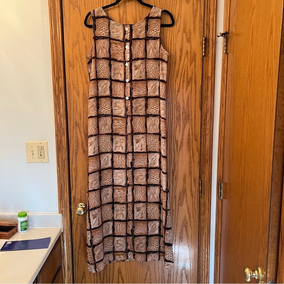 Pink and Black Maxi Sundress with Square Neck - Picture 3 of 3